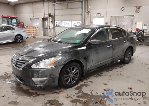 2015 Nissan Altima 2.5 S z USA, uszkodzony, nr VIN 1N4AL3AP4FN914634
